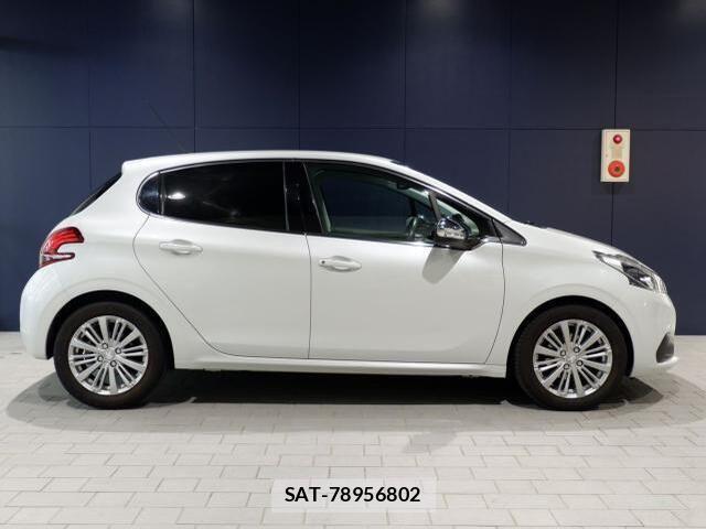 Peugeot 208 2018-05 6246613-12