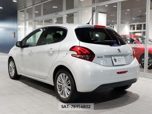 Peugeot 208 2018-05 6246613-13