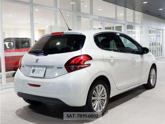 Peugeot 208 2018-05 6246613-15