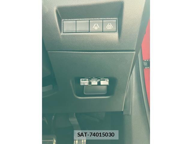 Peugeot 208 2021-06 6246609-19