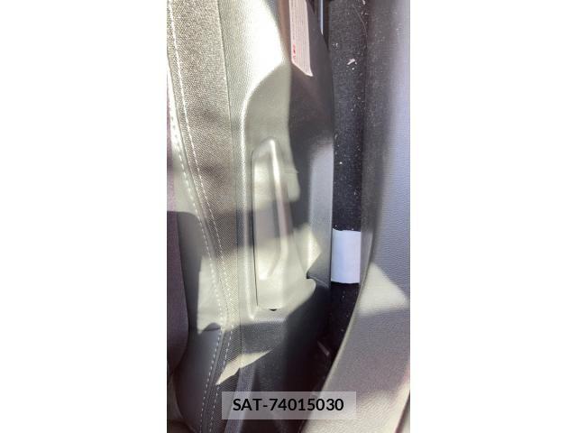 Peugeot 208 2021-06 6246609-24