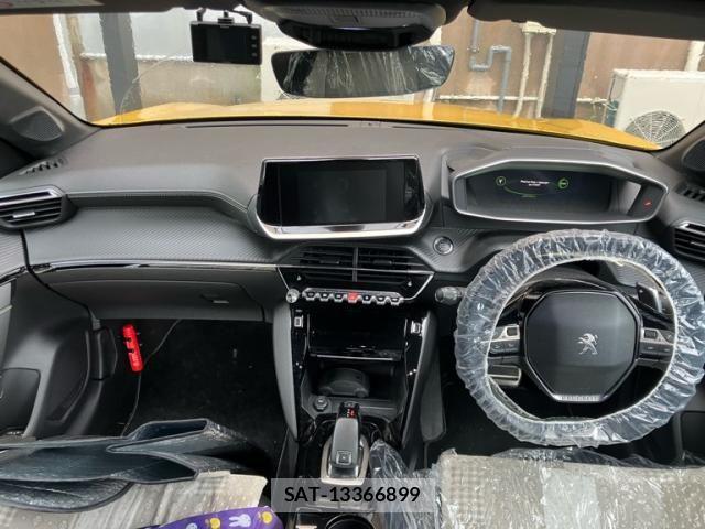 Peugeot 208 2021-04 6246607-16
