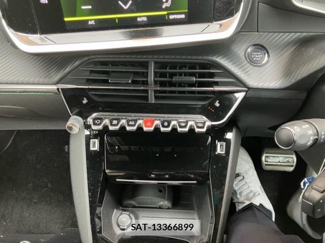 Peugeot 208 2021-04 6246607-24
