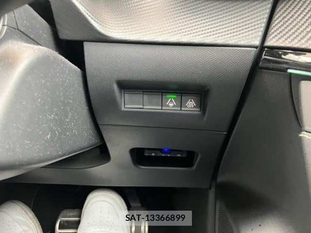 Peugeot 208 2021-04 6246607-26