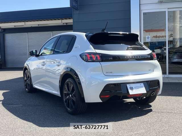 Peugeot 208 2021-11 6305869-9