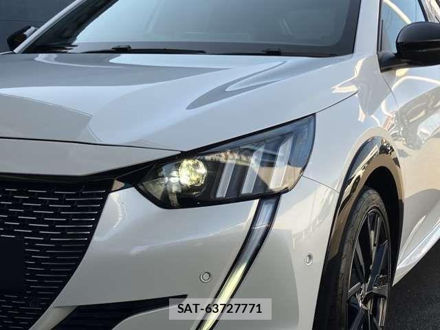 Peugeot 208 2021-11 6305869-10
