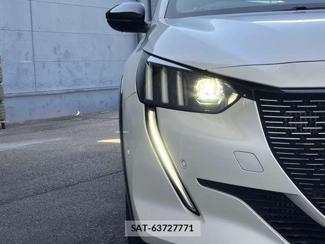 Peugeot 208 2021-11 6305869-12