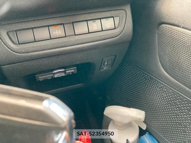 Peugeot 208 2016-05 6501848-14