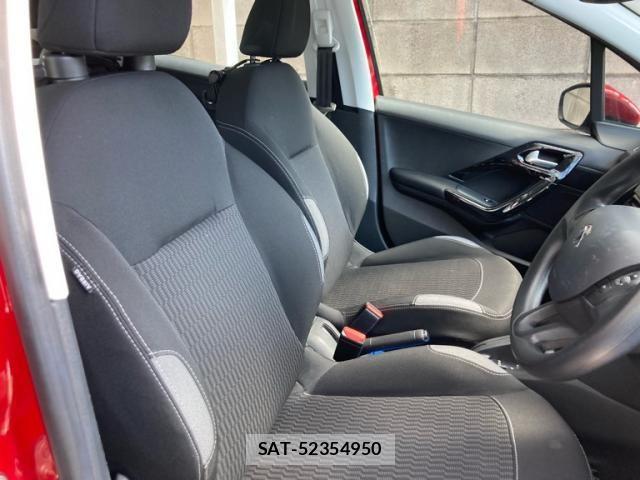 Peugeot 208 2016-05 6501848-6