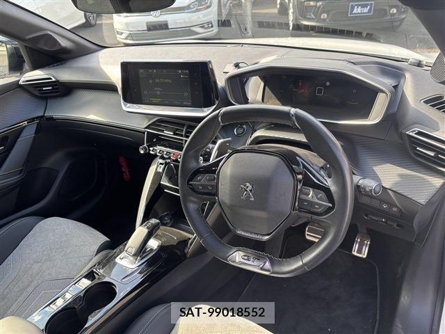 Peugeot 208 2021-03 6614085-10