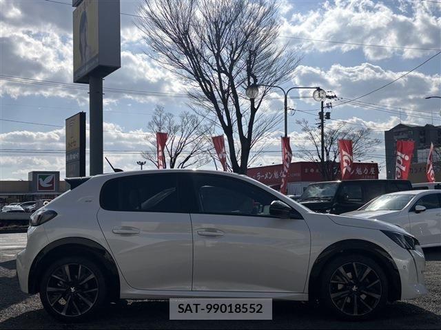 Peugeot 208 2021-03 6614085-3