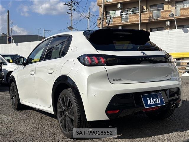 Peugeot 208 2021-03 6614085-6