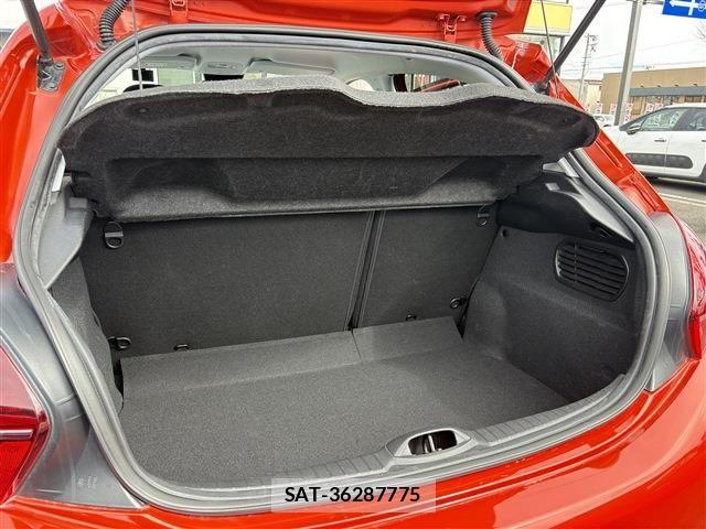 Peugeot 208 2017-03 6673111-13