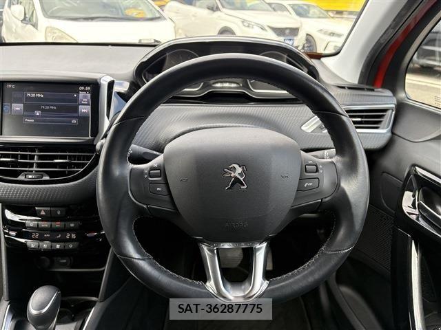 Peugeot 208 2017-03 6673111-15