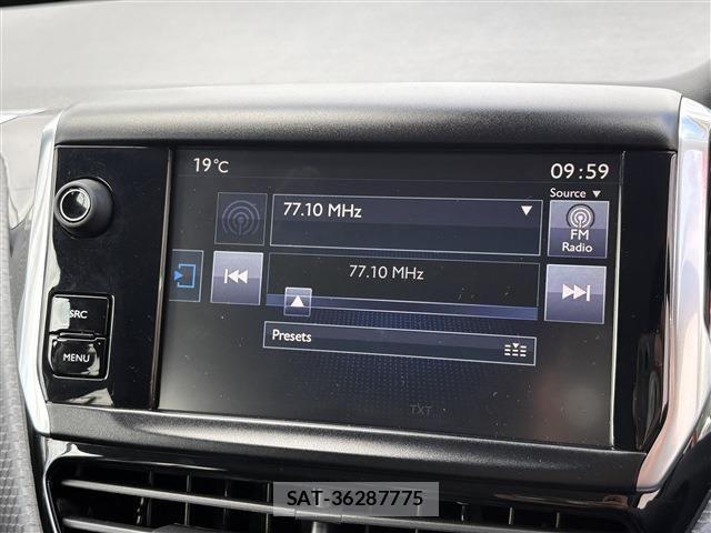 Peugeot 208 2017-03 6673111-17