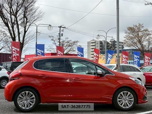 Peugeot 208 2017-03 6673111-3