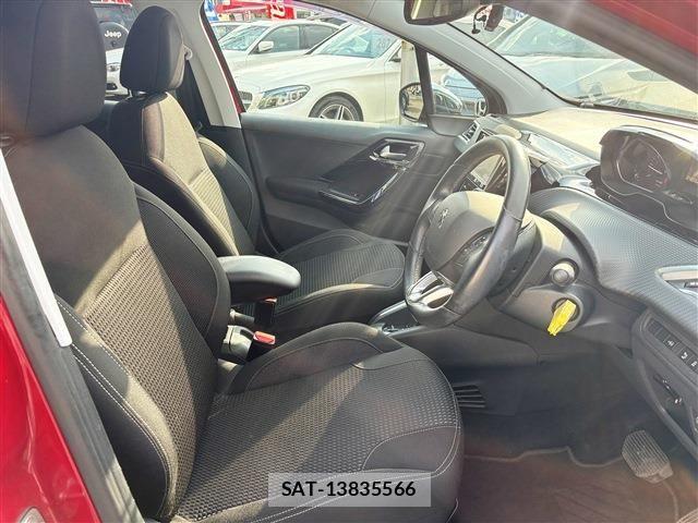 Peugeot 208 2017-04 6673112-11