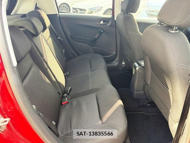 Peugeot 208 2017-04 6673112-12