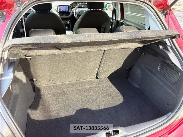 Peugeot 208 2017-04 6673112-13