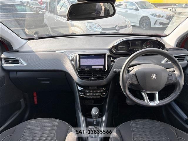 Peugeot 208 2017-04 6673112-14