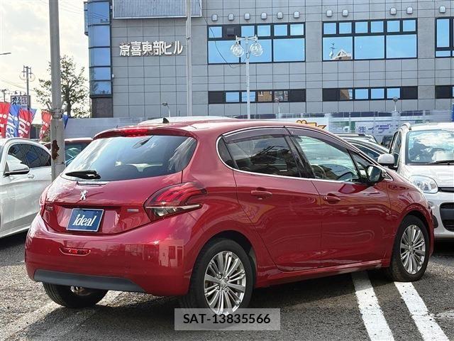 Peugeot 208 2017-04 6673112-4