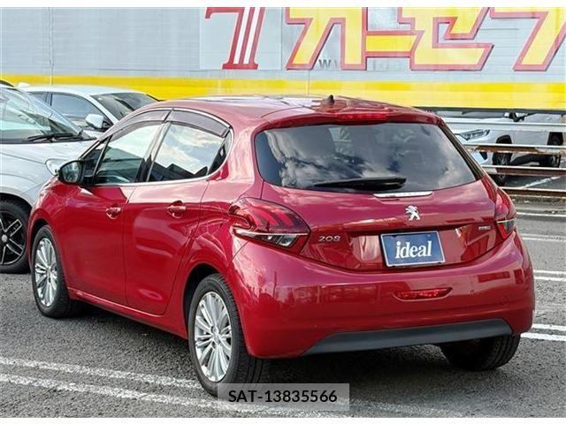 Peugeot 208 2017-04 6673112-6