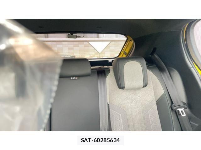 Peugeot 208 2020-10 6673110-17