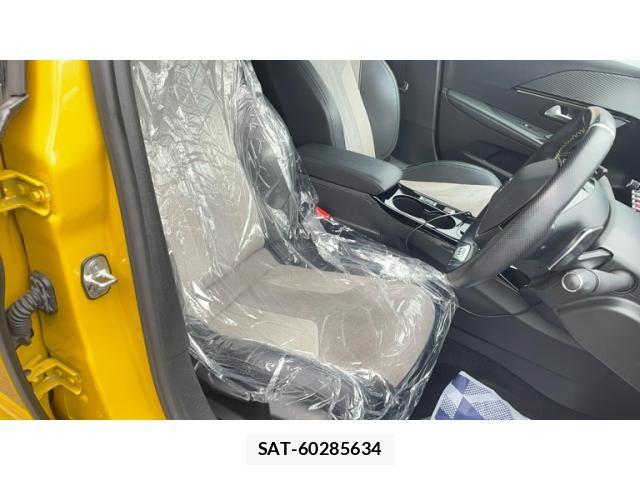 Peugeot 208 2020-10 6673110-22