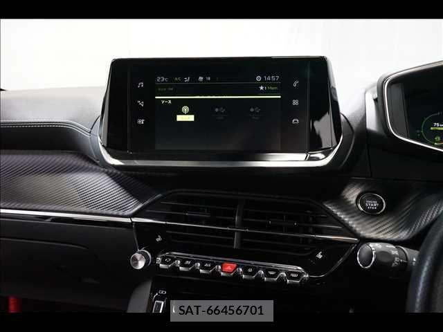 Peugeot 208 2021-04 6677473-10