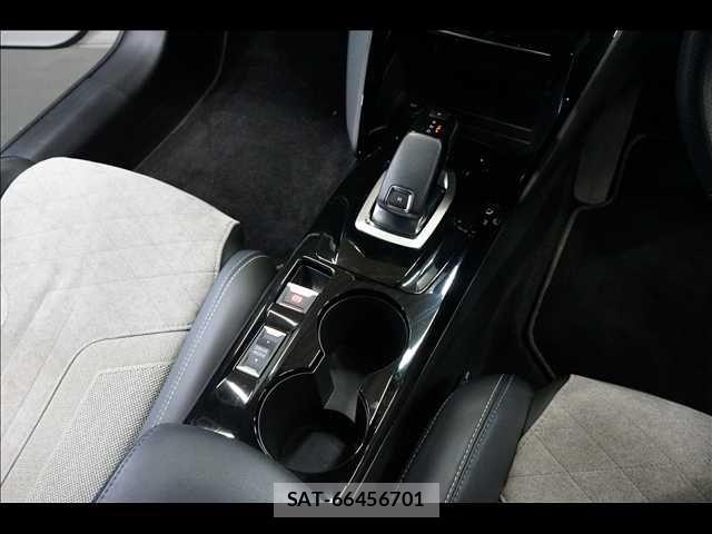 Peugeot 208 2021-04 6677473-11