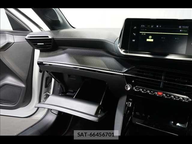 Peugeot 208 2021-04 6677473-12