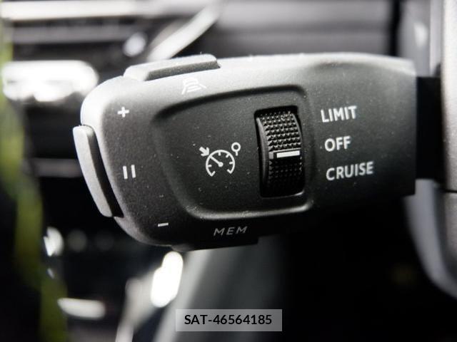 Peugeot 208 2023-03 6717035-12