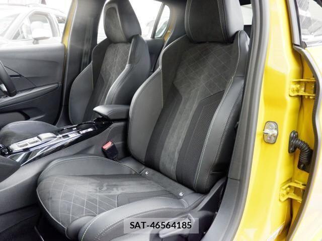 Peugeot 208 2023-03 6717035-15