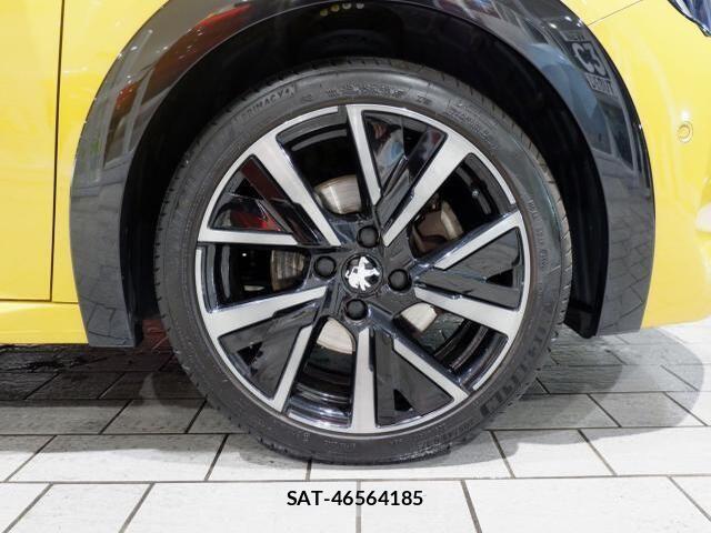 Peugeot 208 2023-03 6717035-6