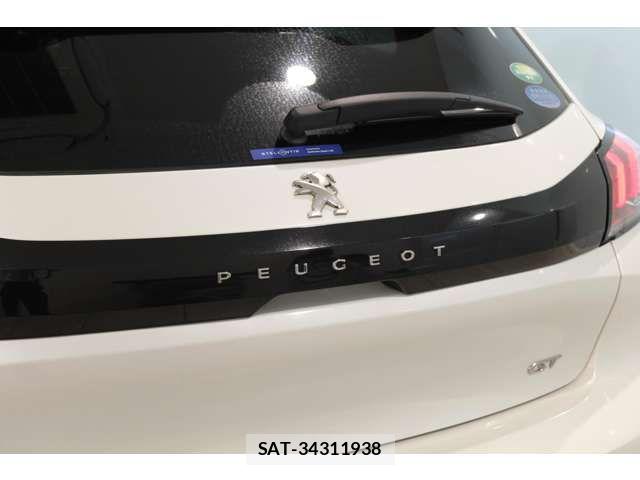 Peugeot 208 2022-06 6717036-10