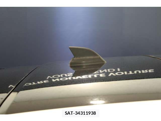 Peugeot 208 2022-06 6717036-14