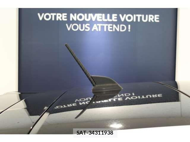 Peugeot 208 2022-06 6717036-16