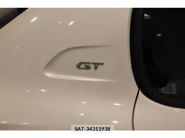 Peugeot 208 2022-06 6717036-17