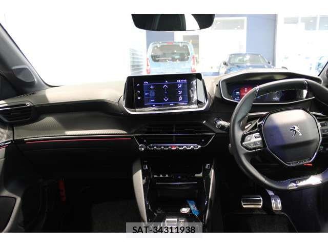 Peugeot 208 2022-06 6717036-3