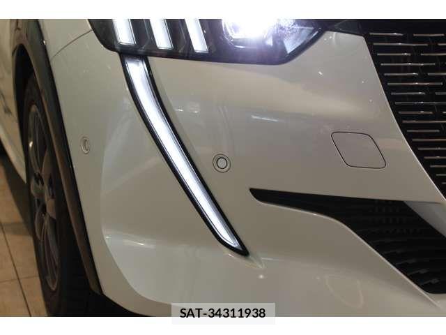 Peugeot 208 2022-06 6717036-5