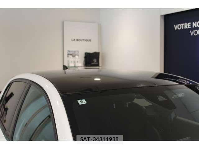Peugeot 208 2022-06 6717036-7