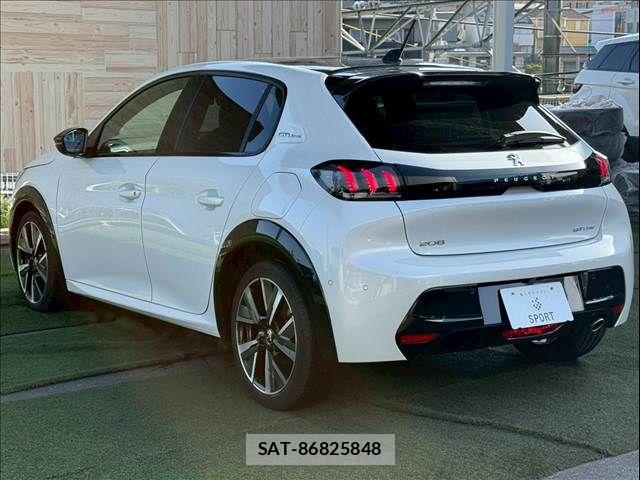 Peugeot 208 2020-12 6816518-16