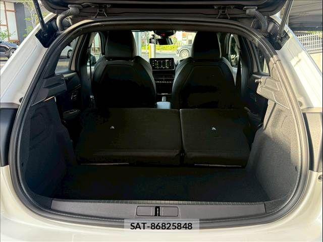 Peugeot 208 2020-12 6816518-17