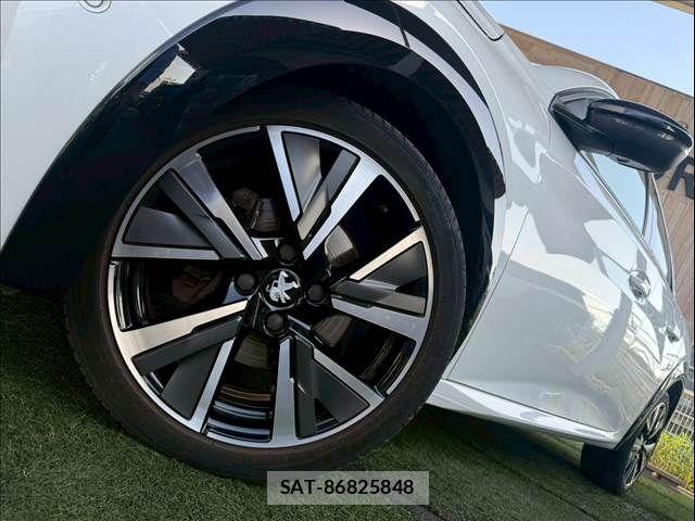 Peugeot 208 2020-12 6816518-18