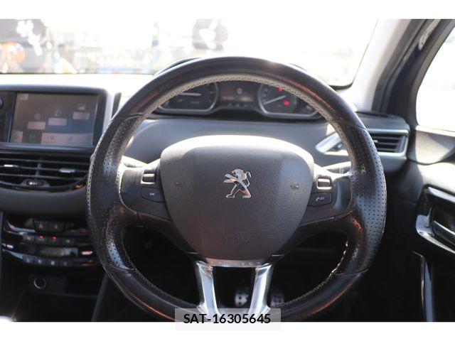 Peugeot 208 2012-12 6816519-1