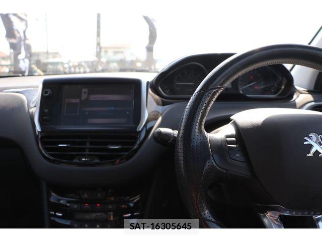 Peugeot 208 2012-12 6816519-3