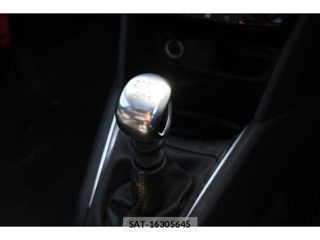 Peugeot 208 2012-12 6816519-4