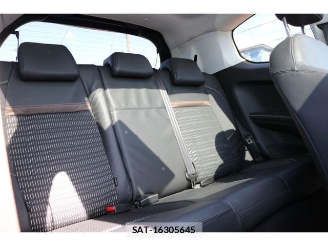 Peugeot 208 2012-12 6816519-7