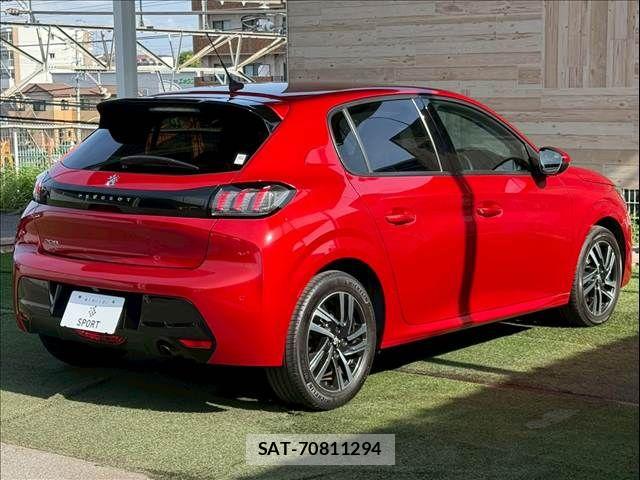 Peugeot 208 2021-03 6816517-16