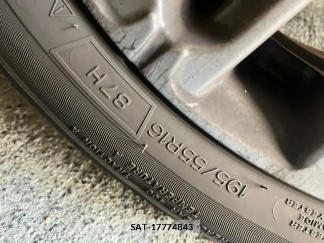 Peugeot 208 2017-06 6911078-11